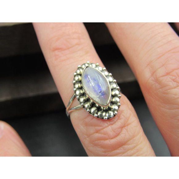 Size 5 Sterling Silver Marquise Shape Moonstone Band Ring - Picture 3 of 7